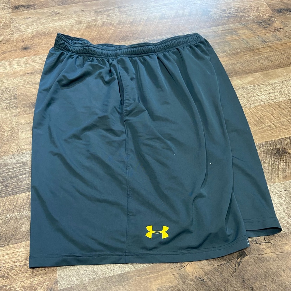 Under Armour Athletic Shorts. XL. Gray.